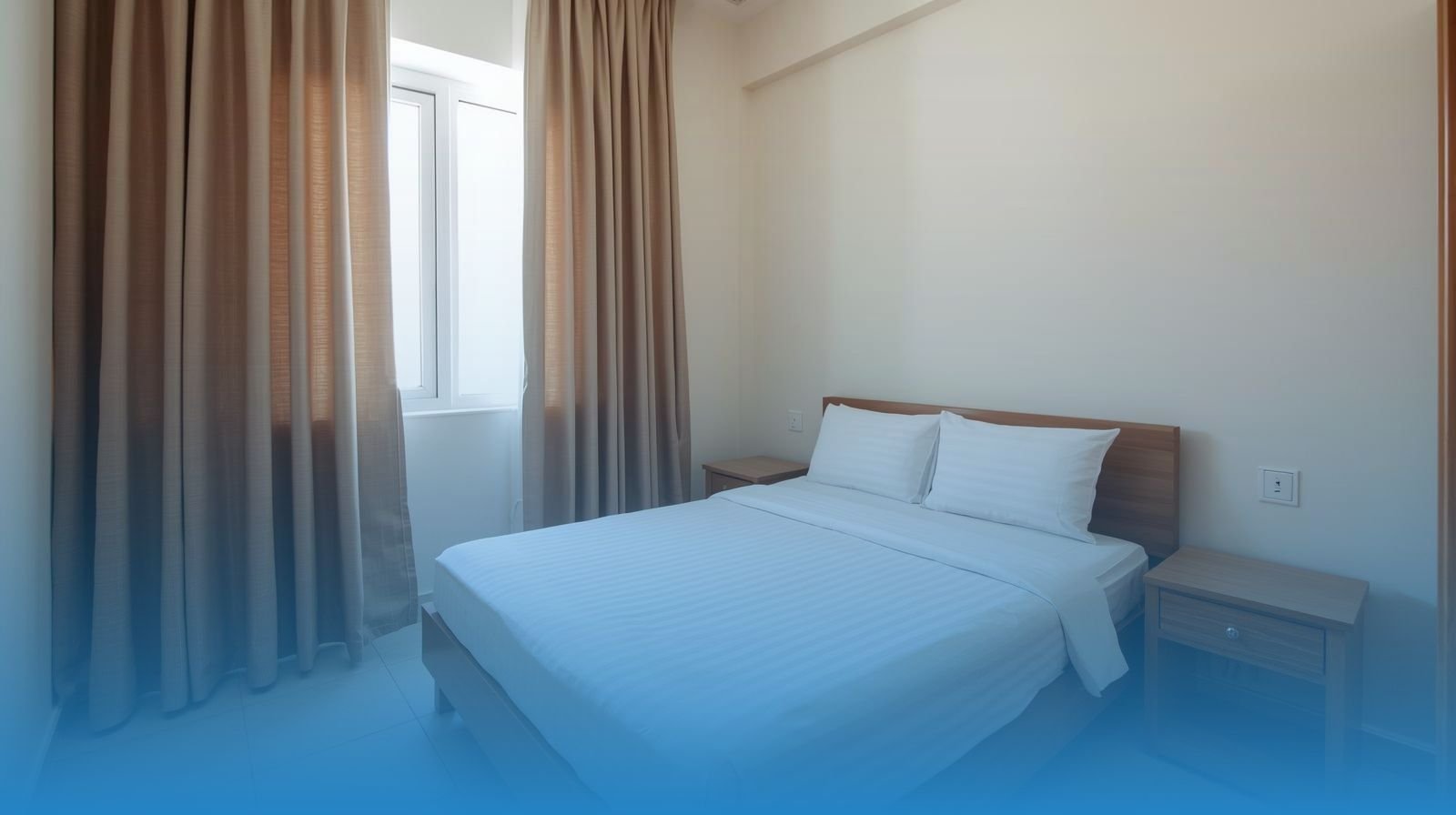 دراسة جدوى مشروع تأجير الشقق المفروشة في السعودية: 4 خطوات لتحقيق أعلى عائد 2 غرفة نوم شقة مفروشة نظيفة ومريحة للاستثمار في السعودية